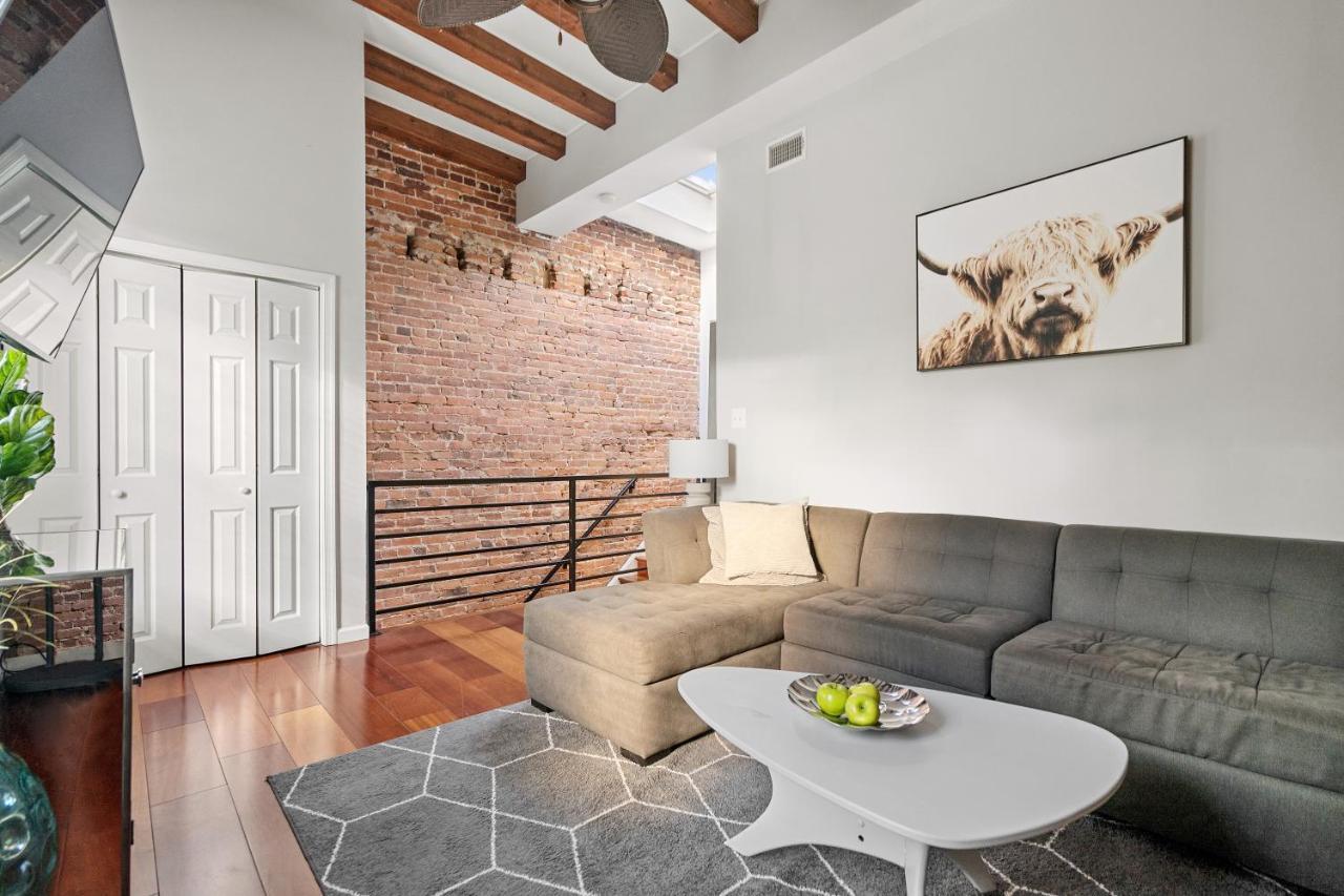 Perfect Location! Stylish Steps Away From Nationals Stadium And Navy Yard In Dc's Southwest Gem Washington