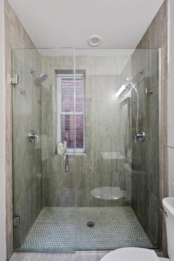 Perfect Location! Stylish Steps Away From Nationals Stadium And Navy Yard In Dc's Southwest Gem Apartment *