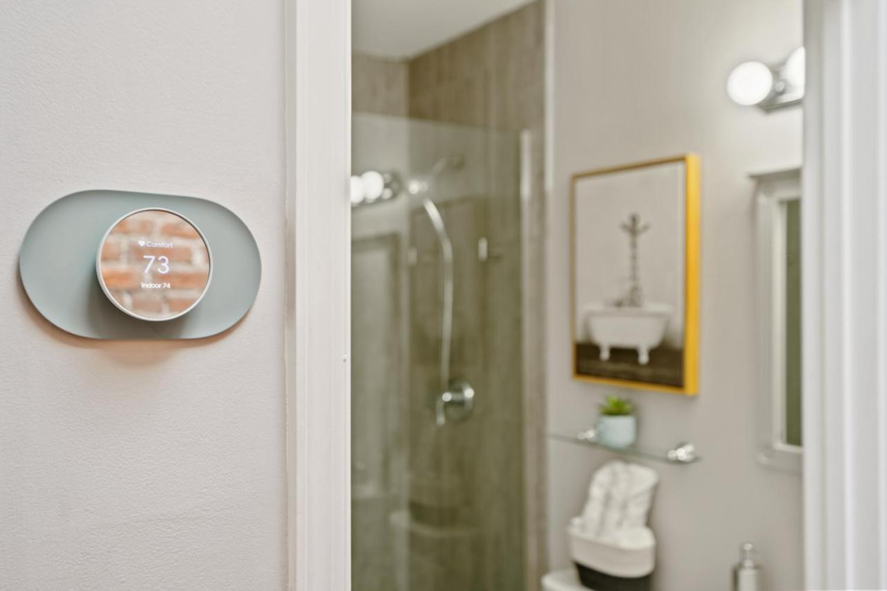 Apartment Perfect Location! Stylish Steps Away From Nationals Stadium And Navy Yard In Dc's Southwest Gem *