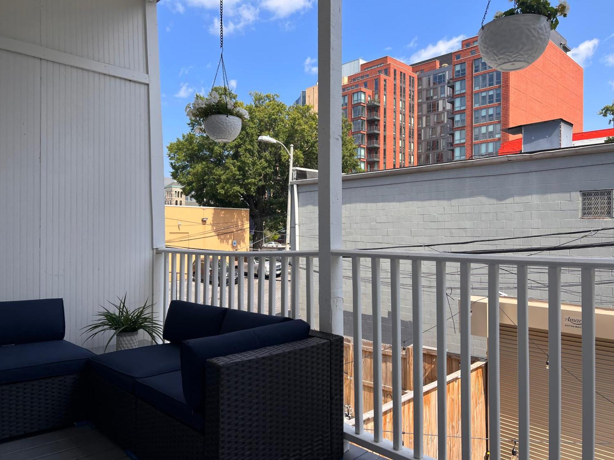 Apartment Perfect Location! Stylish Steps Away From Nationals Stadium And Navy Yard In Dc's Southwest Gem *