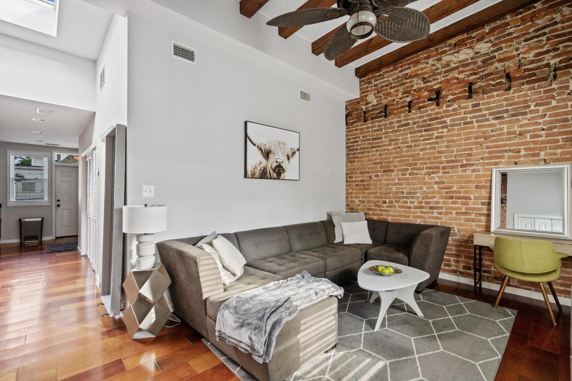 Perfect Location! Stylish Steps Away From Nationals Stadium And Navy Yard In Dc's Southwest Gem Apartment